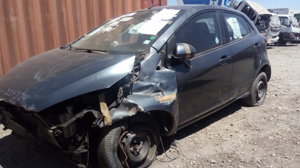  Mazda 2 2012    EN DESARME